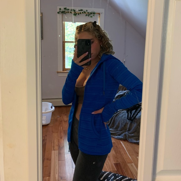 Althleta Jacket size S - Picture 4 of 4